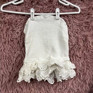 Fitted crop top white lace strapless